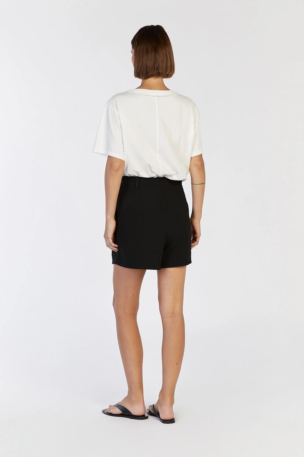 ROWAN TAILORED BLACK SHORT
