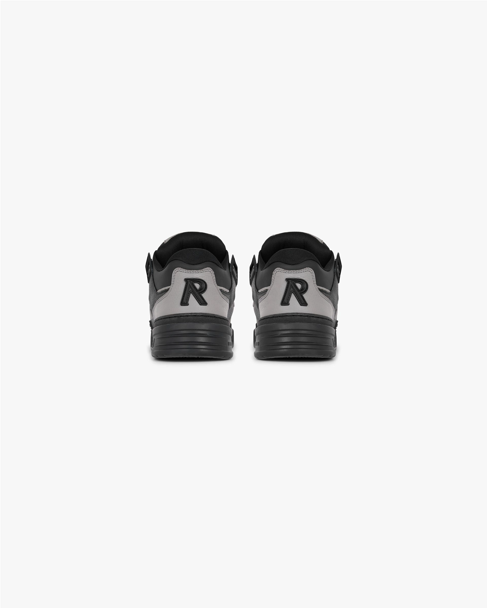 Studio Sneaker - Triple Black