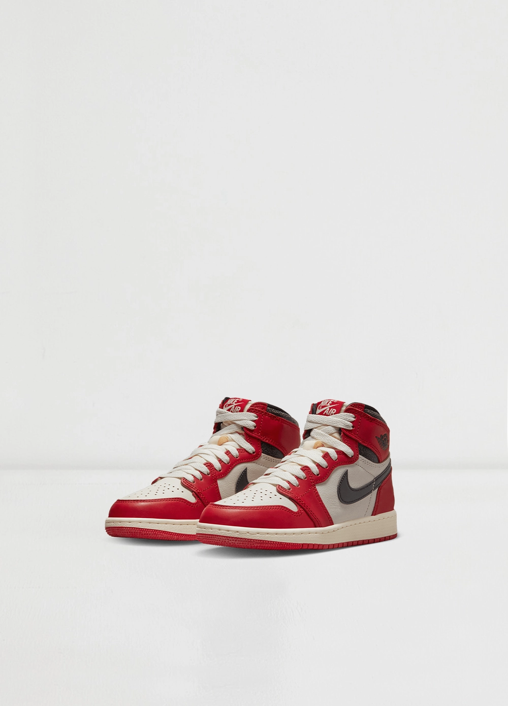 Youth Air Jordan 1 Retro High 'Chicago Lost & Found' Sneakers